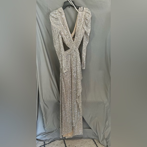 Mac Duggal 26739 NWT SEQUINED CRISS CROSS LONG SLEEVE GOWN - Picture 4 of 9